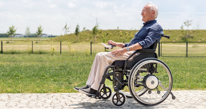 Mobil bleiben - Mit einem Zusatzantrieb verwandeln Sie Ihren Rollstuhl mit wenigen Handgriffen in einen Elektrorollstuhl