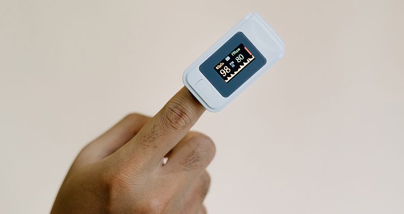 Pulsoxymeter und Überwachungsmonitore bei Orbisana