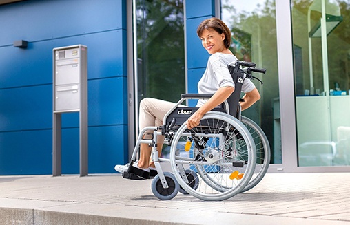 Rollstühle im Sanitätshaus von Orbisana – online und vor Ort!